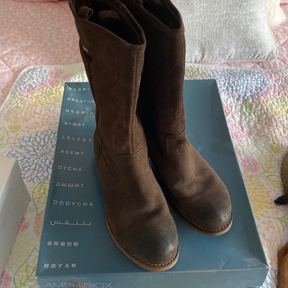 Geox suede boots size 39